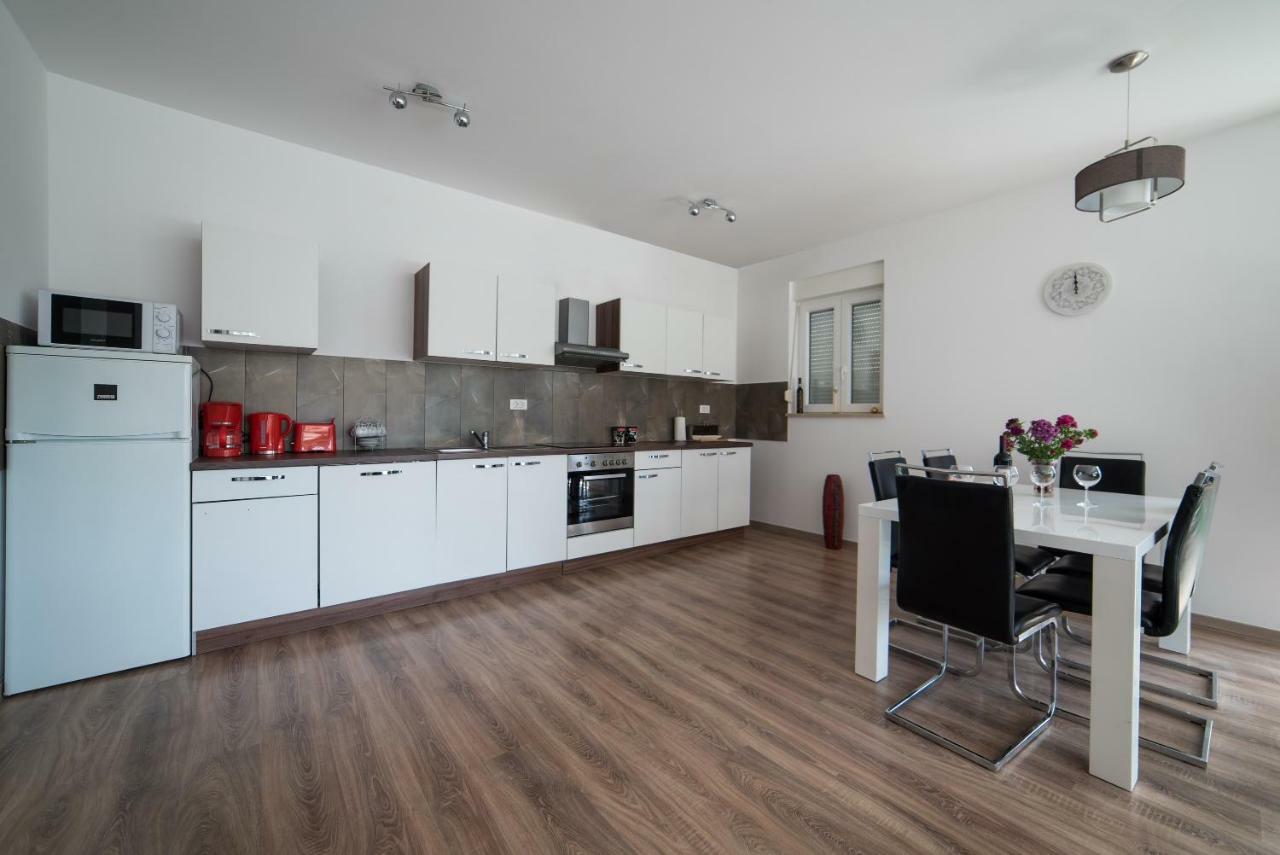 De Luxe Apartment Mediteran 1**** Затон Экстерьер фото